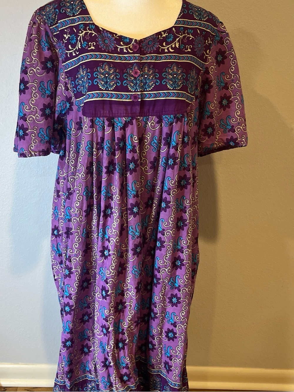 Vtg Loungees Womens XL Boho Hippie Mod Muumuu Patio House Dress Purple Hawaiin